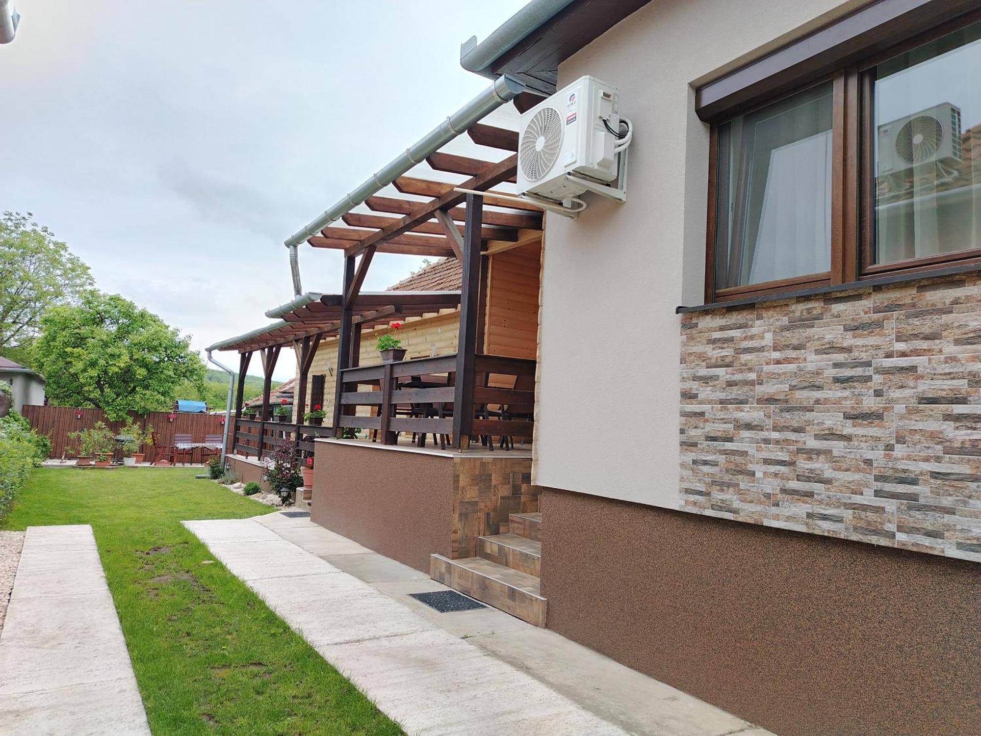 Kaptarko Apartmanhaz Demjén Exteriör bild